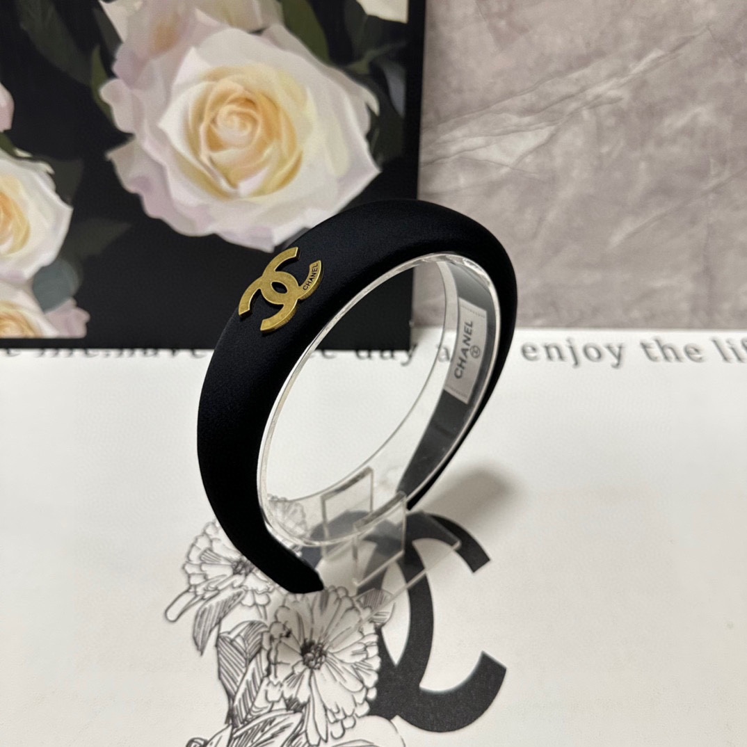 NO:282870,Specially equipped with counter packaging Chanel (Chanel) latest satin hairband, fairy, quick to buy, special material, no head, salt or sweet~ hairpins, hairpins, chanel, chanel, hairpins19860909特 配专柜包装 Chanel（香奈儿）最新缎面发箍 小仙女快入手 特殊材质 不嘞头 可盐可甜～发夹,发夹,chanel,chanel,hairpins,accessory