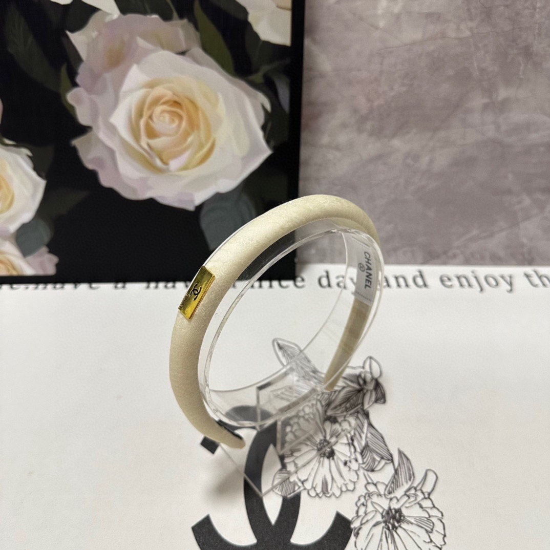 NO:282960,Specially equipped with counter packaging Chanel (Chanel) new Chinese satin hairband, fairy, quick to buy, special material, no head, salt or sweet~ hairpins, hairpins, chanel, chanel, hairpins19860909特 配专柜包装 Chanel（香奈儿）新中式缎面发箍 小仙女快入手 特殊材质 不嘞头 可盐可甜～发夹,发夹,chanel,chanel,hairpins,accessory