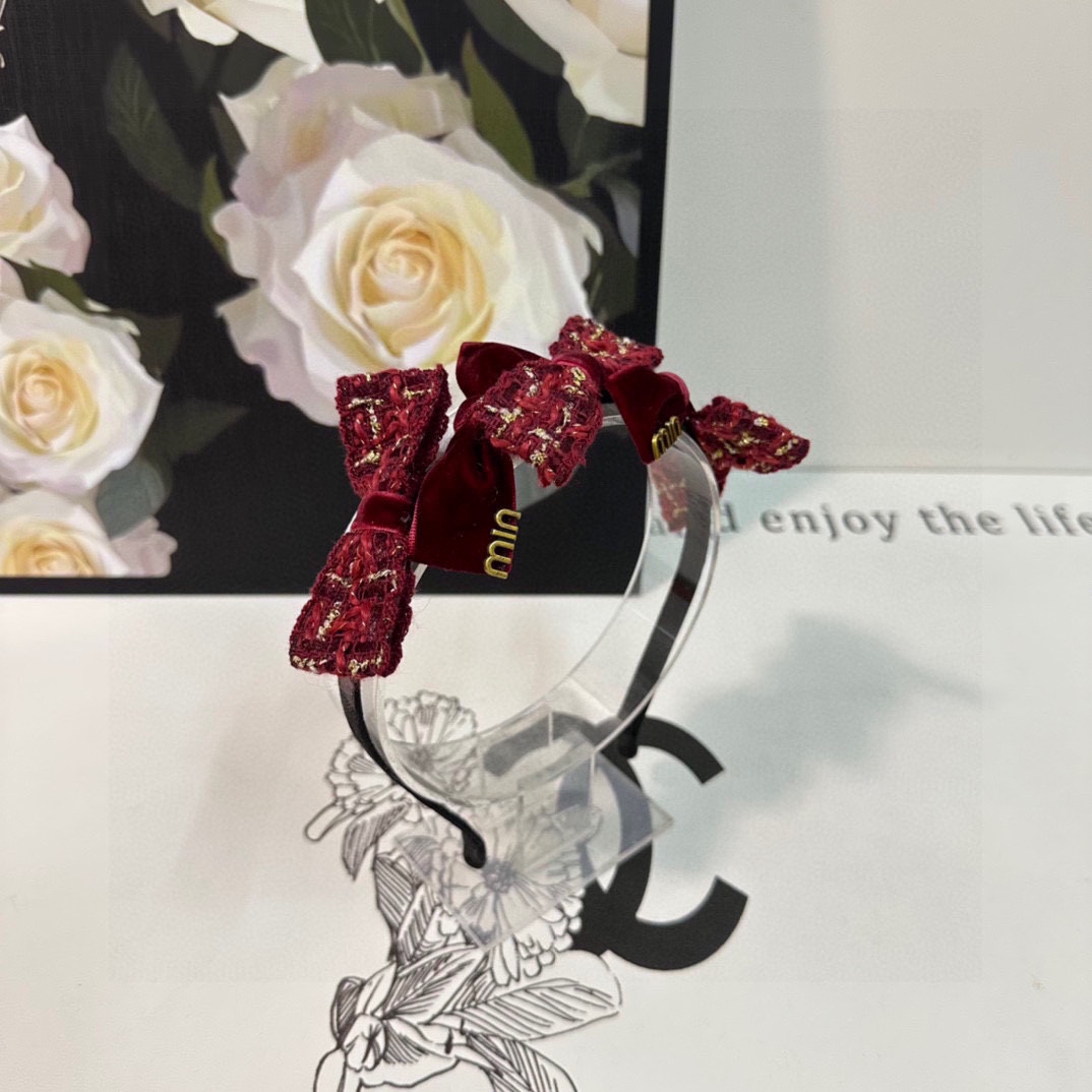 NO:282989,Special counter packaging MiuMiu (Miao Miu) latest velvet hairband bought by the fairy Special material No head Can be salty or sweet~ Hairpins, hairpins, miumiu, hairpins19860909特配专柜包装 MiuMiu（缪缪）最新丝绒发箍 小仙女入手 特殊材质 不嘞头 可盐可甜～发夹,发夹,miumiu,hairpins,accessory