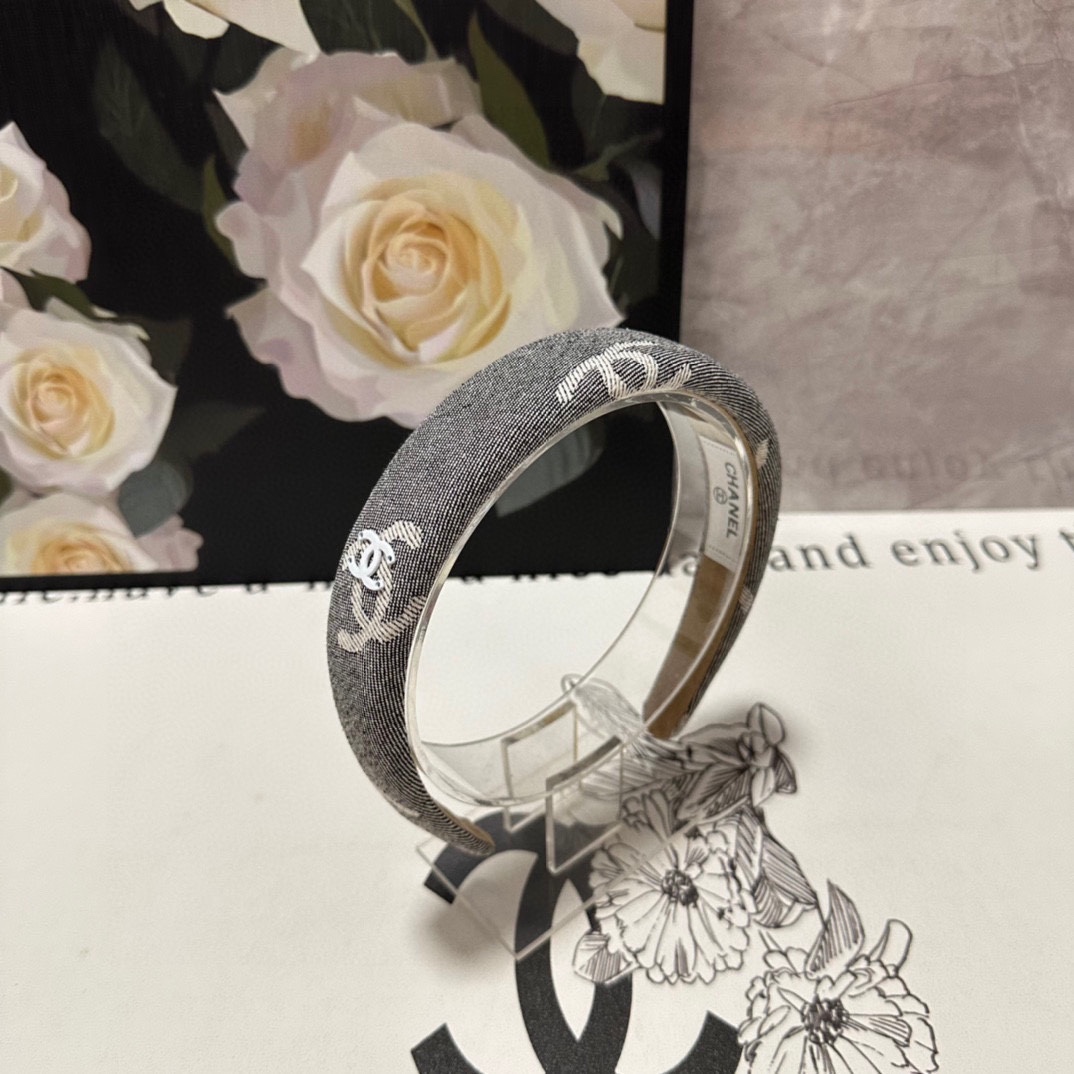 NO:283057,Specially equipped with counter packaging Chanel (Chanel) latest Organya hairbands, purchased by fairies, special materials, no head, salt or sweet~ hairpins, hairpins, chanel, chanel, hairpins19860909特 配专柜包装 Chanel（香奈儿）最新欧根纱发箍 小仙女入手 特殊材质 不嘞头 可盐可甜～发夹,发夹,chanel,chanel,hairpins,accessory
