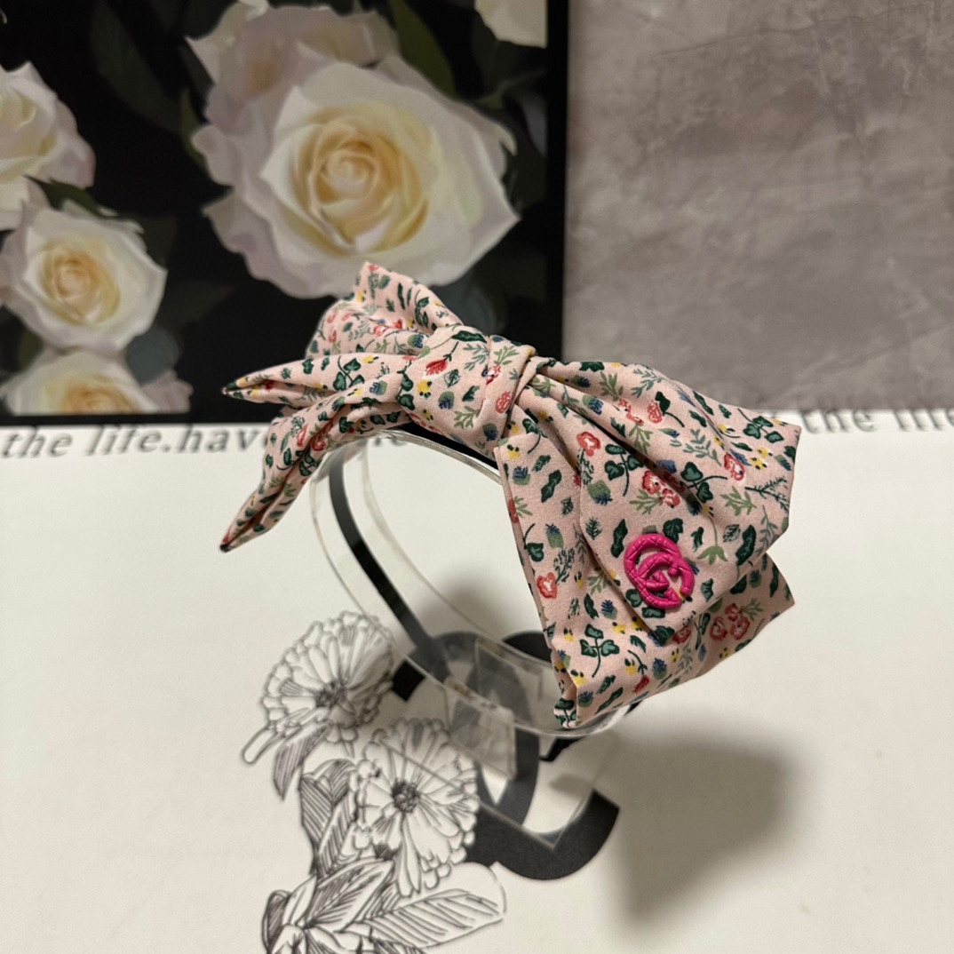 NO:283089,Specially equipped with counter packaging Gucci (Gucci) latest floral hairband, fairy, quick to buy, special material, no head, salt or sweet~ hairpins, hairpins, gucci, gucci, hairpins19860909特 配专柜包装 Gucci（古驰）最新碎花发箍 小仙女快入手 特殊材质 不嘞头 可盐可甜～发夹,发夹,gucci,gucci,hairpins,accessory