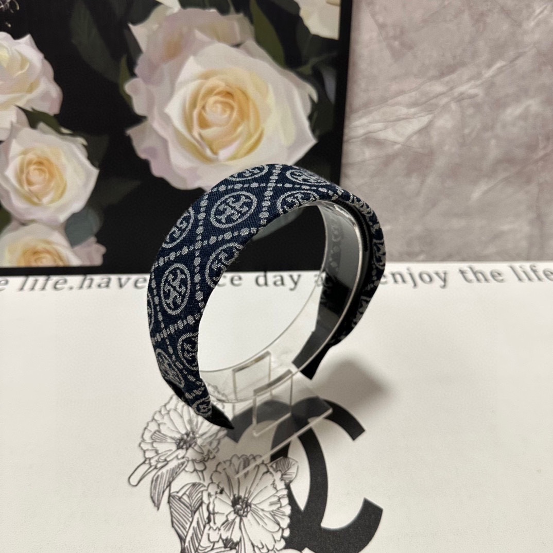 NO:283761,Specially equipped with counter packaging Tory Burch's latest hairband, fairy, quick purchase, special material, no head, salt or sweet~ hairpins, hairpins, burberry, hairpins19860909特 配专柜包装 Tory Burch（汤丽柏琦）最新发箍 小仙女快入手 特殊材质 不嘞头 可盐可甜～发夹,发夹,burberry,hairpins,accessory