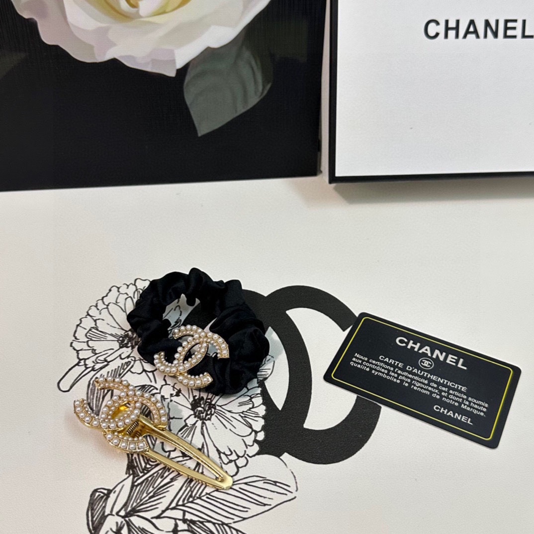 两件套配全套包装CHANEL香奈儿今年最好卖的新款Vintage中古复古链条发夹超仙的一对时髦精随便入的