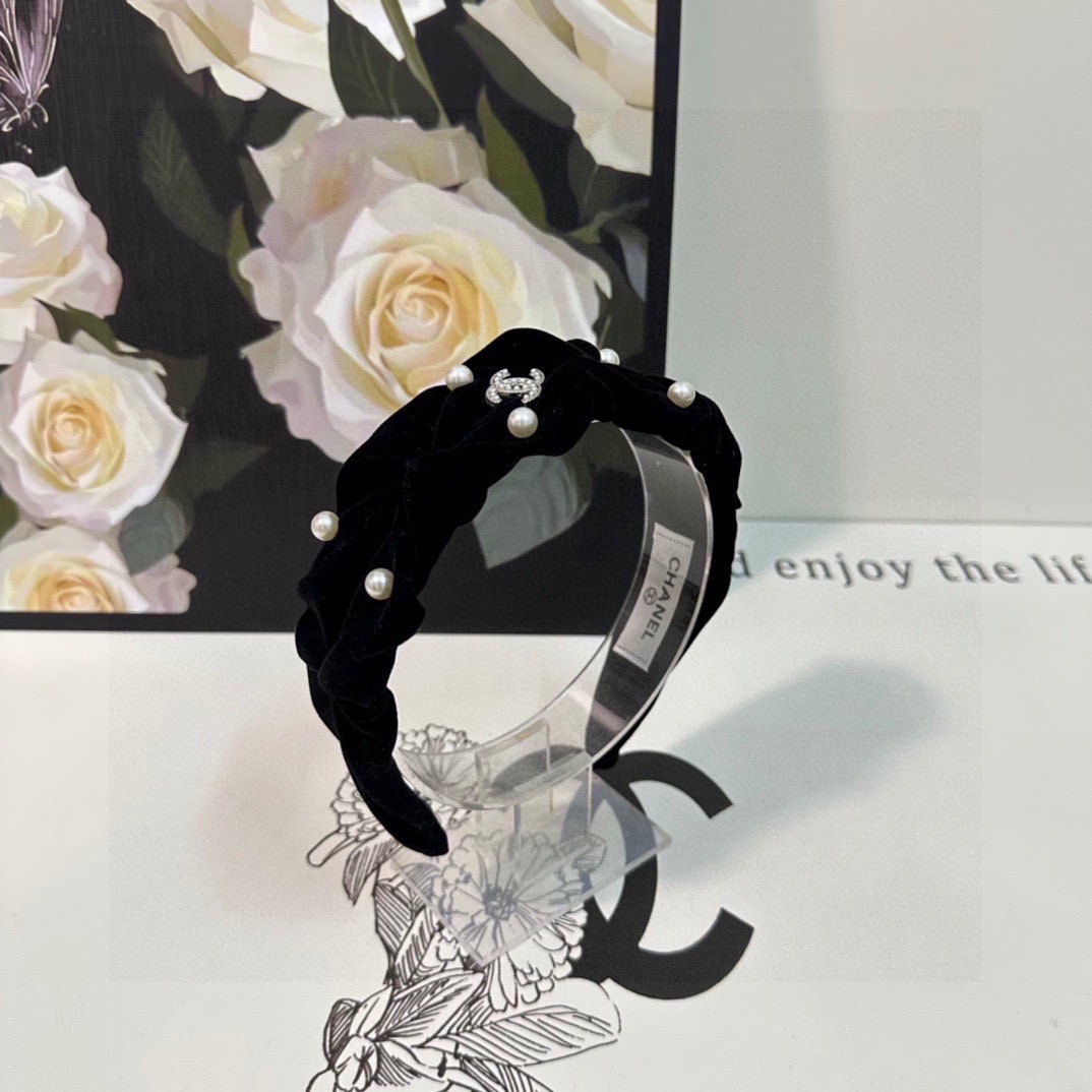 NO:284098,Special counter packaging Chanel (Chanel) latest velvet hairband bought by fairies Special material No head can be salty or sweet~ Hairpins, hairpins, chanel, chanel, hairpins19860909特配专柜包装 Chanel（香奈儿）最新丝绒发箍 小仙女入手 特殊材质 不嘞头 可盐可甜～发夹,发夹,chanel,chanel,hairpins,accessory