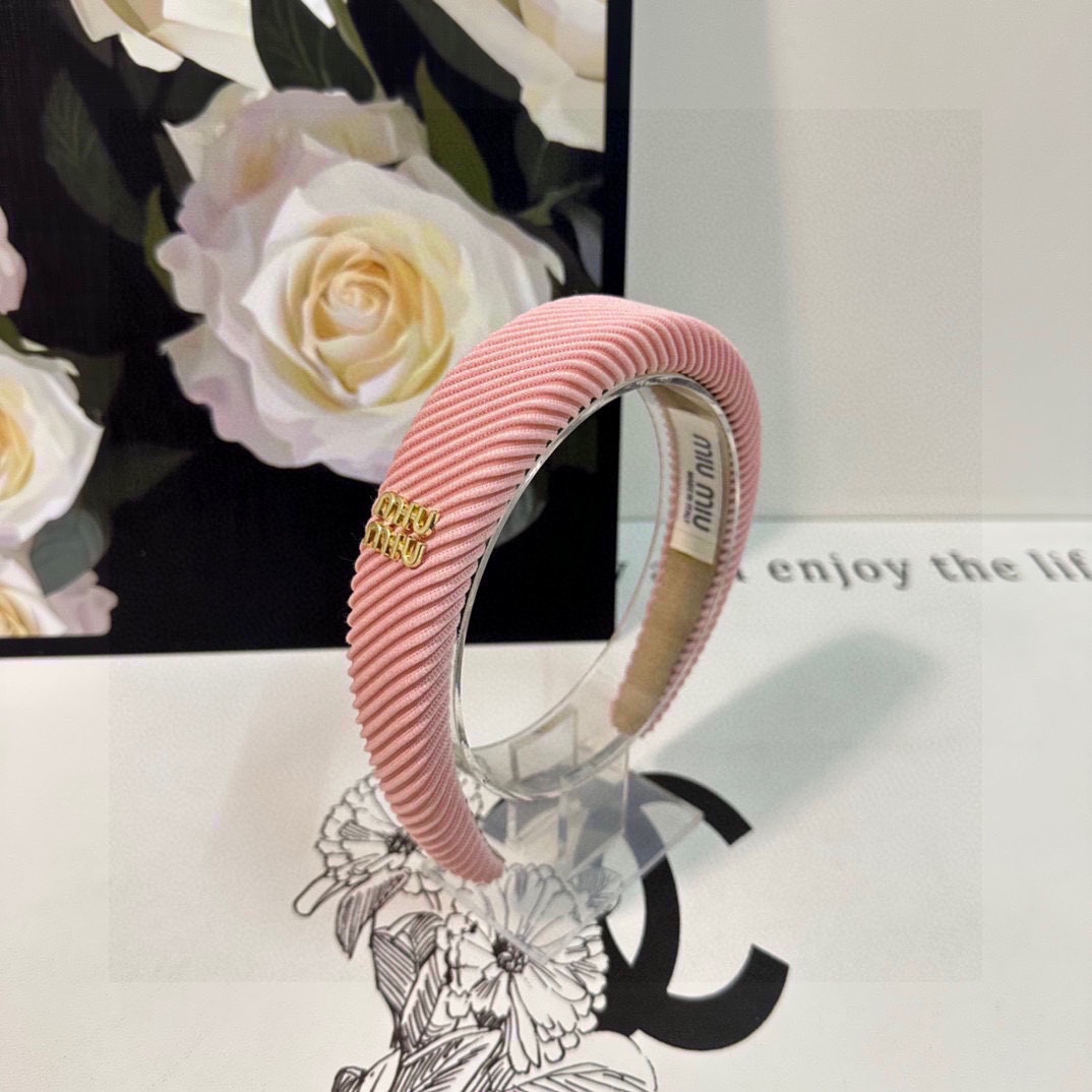 NO:284101,Special counter packaging MiuMiu (Miao Miu) latest hairband, purchased by the fairy, special material, no head, salt or sweet~ hairpins, hairpins, miumiu, hairpins19860909特配专柜包装 MiuMiu（缪缪）最新发箍 小仙女入手 特殊材质 不嘞头 可盐可甜～发夹,发夹,miumiu,hairpins,accessory