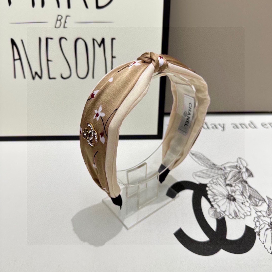 NO:284832,Specially equipped with counter packaging Chanel (Chanel) latest hairband, fairy, quick to buy, special material, no head, salt or sweet~ hairpins, hairpins, chanel, chanel, hairpins19860909特 配专柜包装 Chanel（香奈儿）最新发箍 小仙女快入手 特殊材质 不嘞头 可盐可甜～发夹,发夹,chanel,chanel,hairpins,accessory