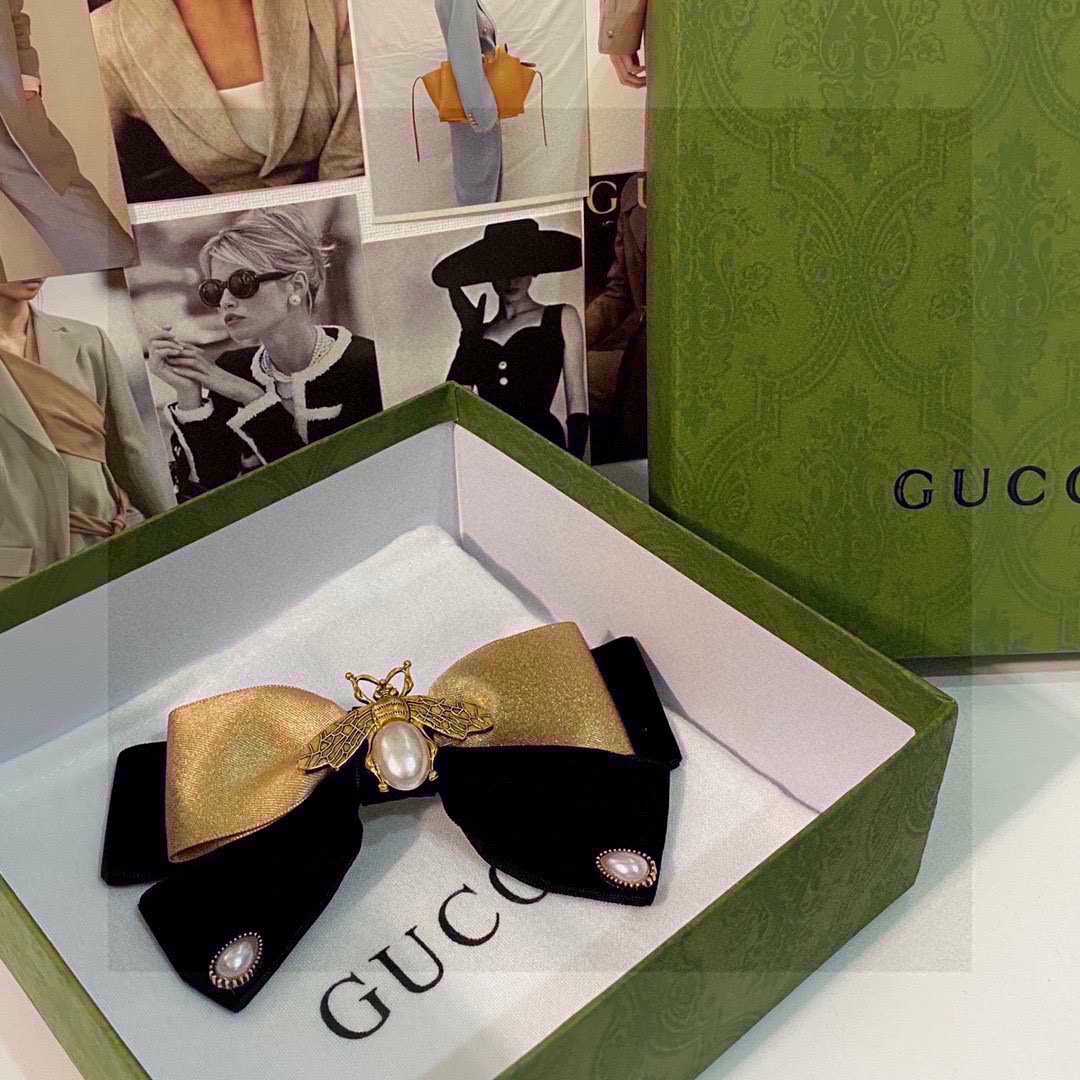 NO:284874,Special package GUCCI (Gucci) new bee hairpins, salty and sweet, super good to wear~ can be matched with different hairstyles, hairpins, gucci, gucci, gucci, hairpins19860909特 配包装 GUCCI（古驰）新款蜜蜂发夹 可盐可甜 戴起来超好看～ 可搭配不同发型发夹,发夹,gucci,gucci,hairpins,accessory