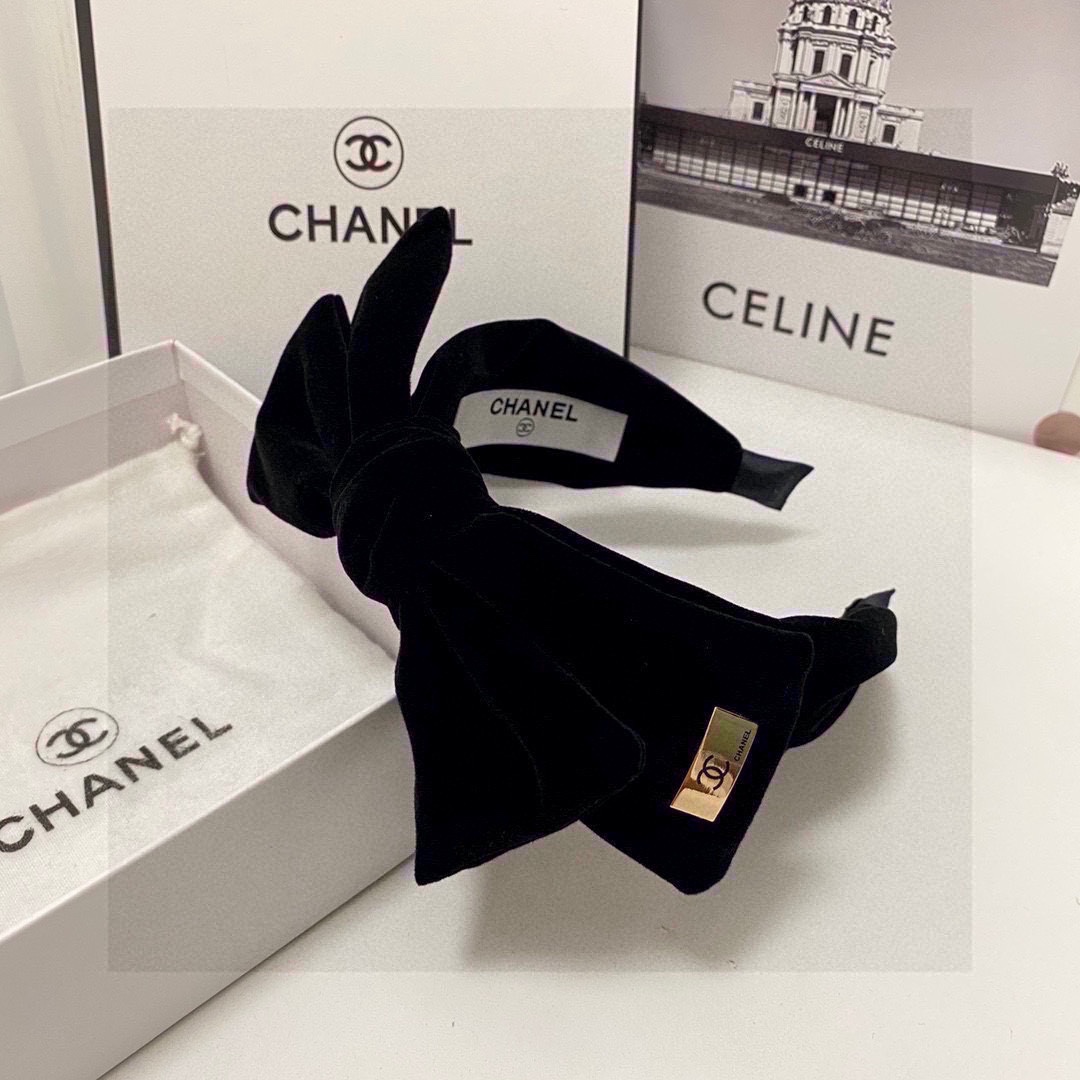 NO:285090,Specially equipped with counter packaging Chanel (Chanel) latest velvet hairband, fairy, quick purchase, special material, no head, salt or sweet~ hairpins, hairpins, chanel, chanel, hairpins19860909特 配专柜包装 Chanel（香奈儿）最新丝绒发箍 小仙女快入手 特殊材质 不嘞头 可盐可甜～发夹,发夹,chanel,chanel,hairpins,accessory