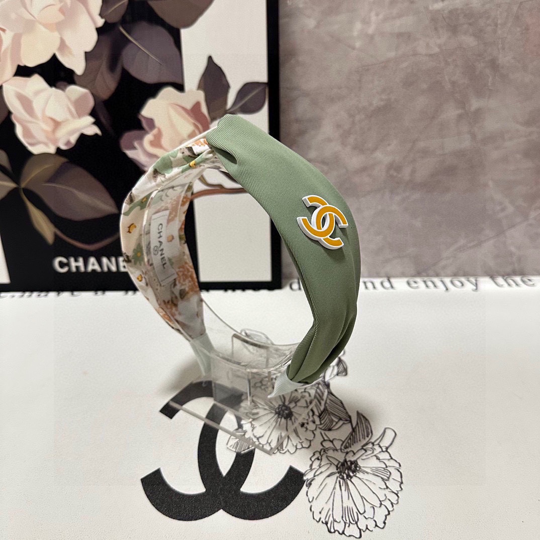 NO:285310,Specially equipped with counter packaging Chanel (Chanel) latest hairband, purchased by the fairy, special material, no head, salt or sweet~ hairpins, hairpins, chanel, chanel, hairpins19860909特 配专柜包装 Chanel（香奈儿）最新发箍 小仙女入手 特殊材质 不嘞头 可盐可甜～发夹,发夹,chanel,chanel,hairpins,accessory