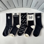 Balenciaga Special Counter Counter Packaging (Famiglia Paris) Nuova pila di calze a media lunghezza! Una scatola di cinque coppie, contrici di calze sincronizzate, grandi nomi fuori dalla strada, le persone alla moda devono essere super facili da abbinare 1 Balenciaga Special Counter Counter Packaging (Famiglia Paris) Nuova pila di calze a media lunghezza! Una scatola di cinque coppie, contrici di calze sincronizzate, grandi nomi fuori dalla strada, le persone alla moda devono essere super facili da abbinare