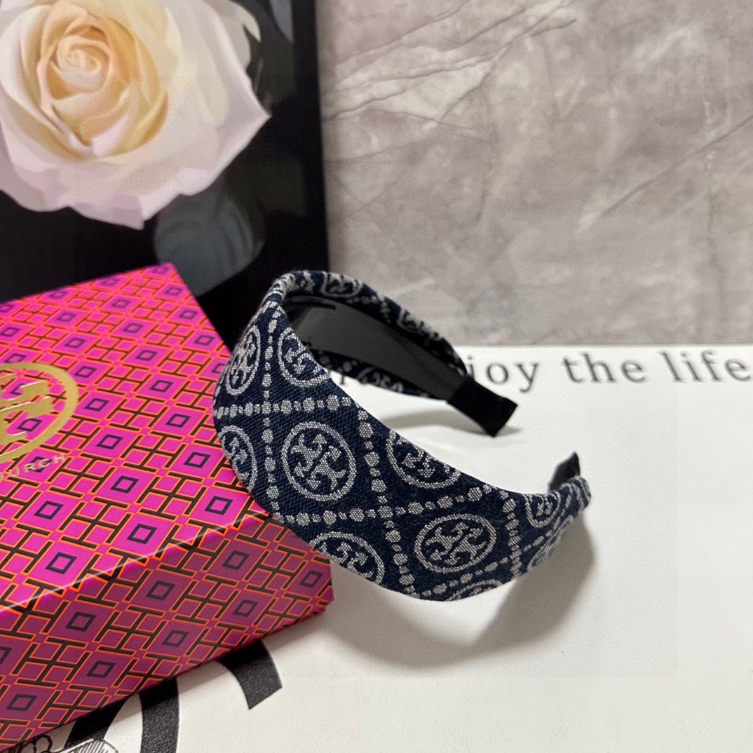 Tory Burch’s Special Hair Packaging with Counter: A Sweet and Fairy-Like Touch - 图片 6