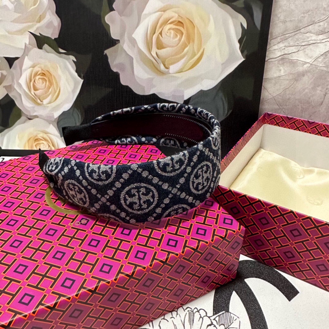 Tory Burch’s Special Hair Packaging with Counter: A Sweet and Fairy-Like Touch - 图片 8