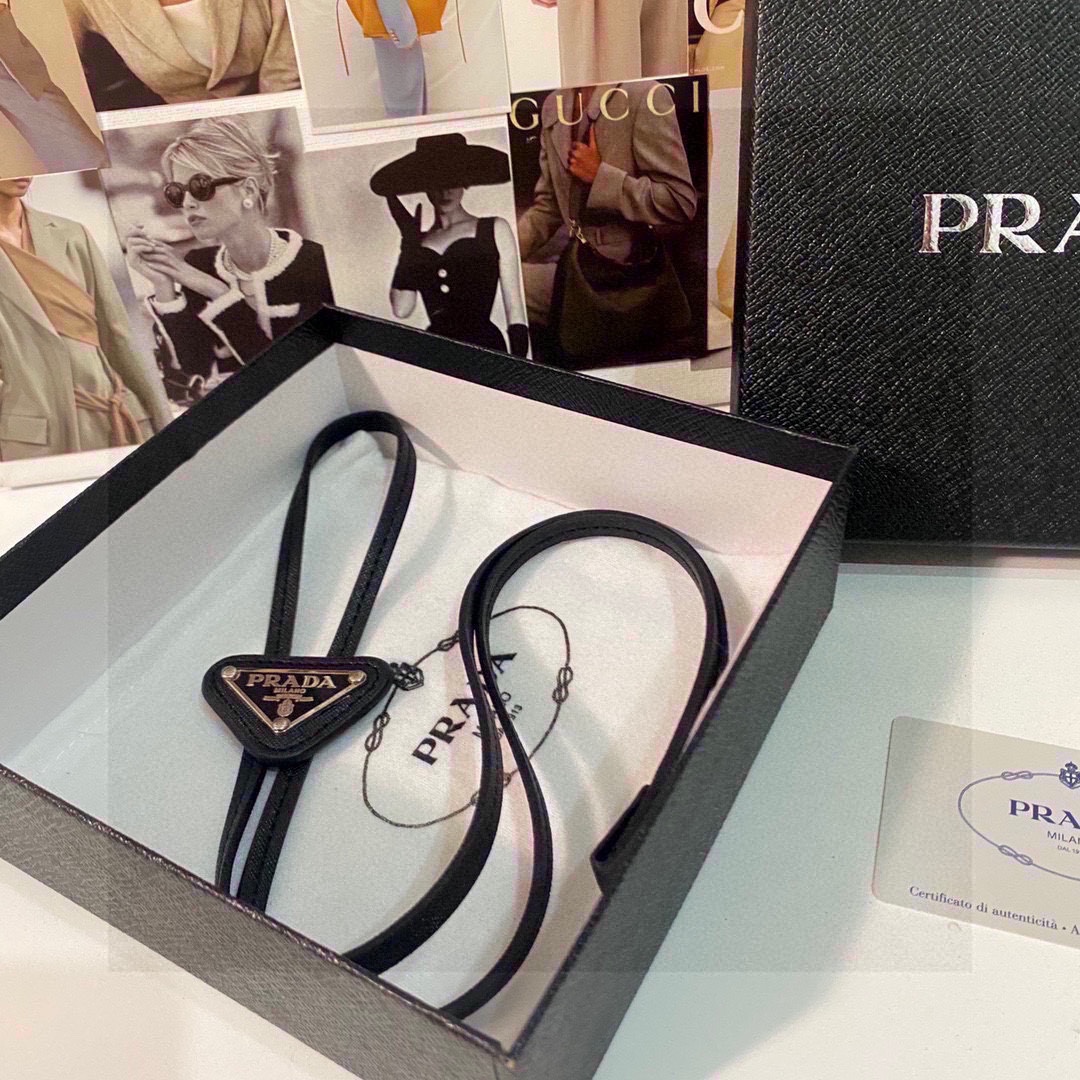 MP99 FULL PACKAGE PRADA’S BLOWN-UP MONEY ON THE P-BAND. A STYLISH, HAND-TO-HAND COMBINATION - 图片 3