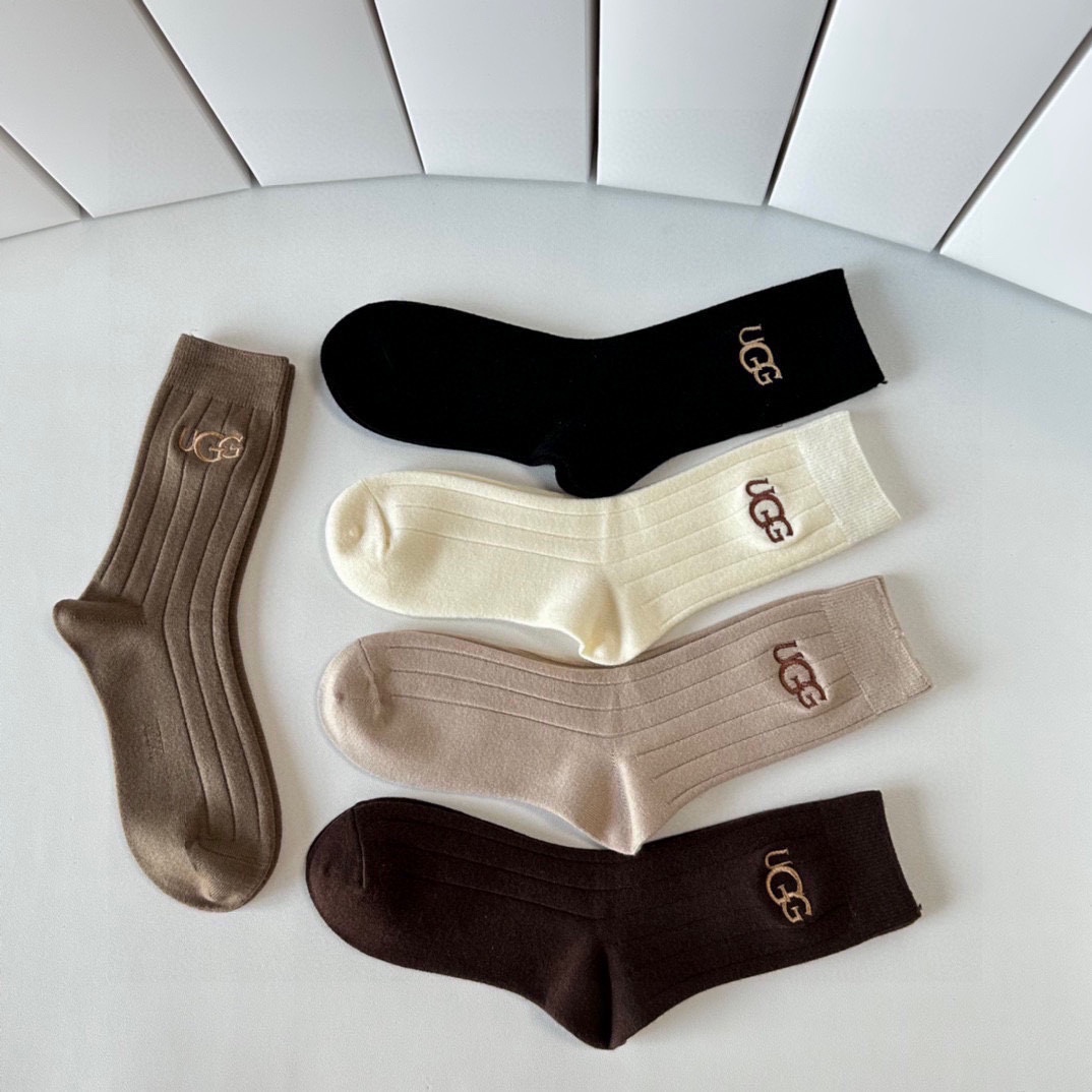 Stylish TP105 Cabinet Packaging for UGG Cashmere Stockings Set with Synchronous Design - 图片 5