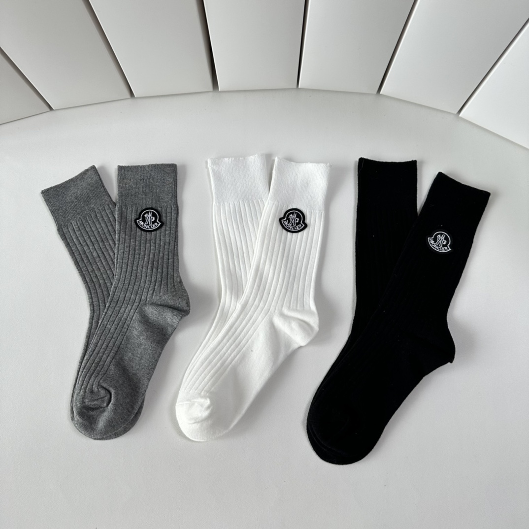 Moncler Introduces New Classic Stockings Set in Packaging Trio - 图片 6