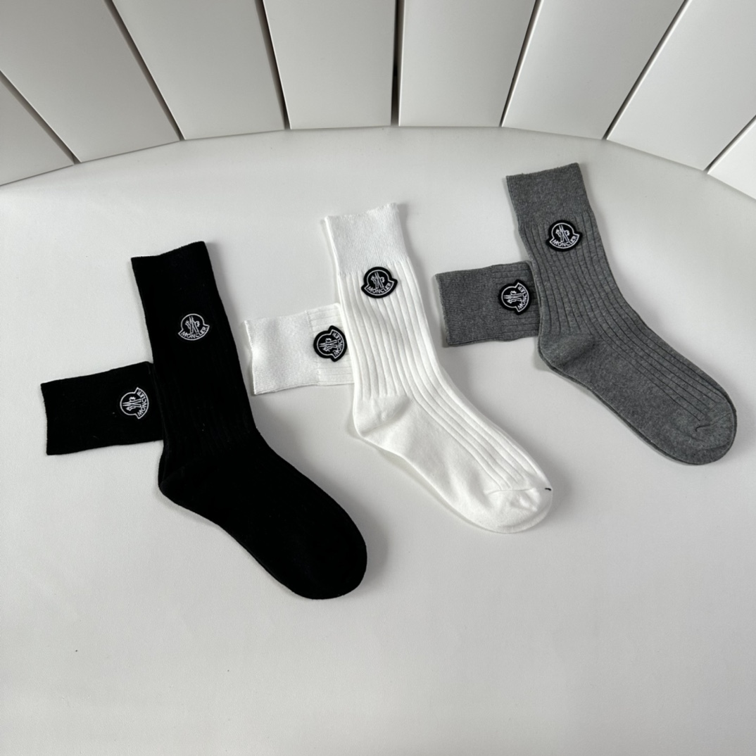 Moncler Introduces New Classic Stockings Set in Packaging Trio - 图片 7