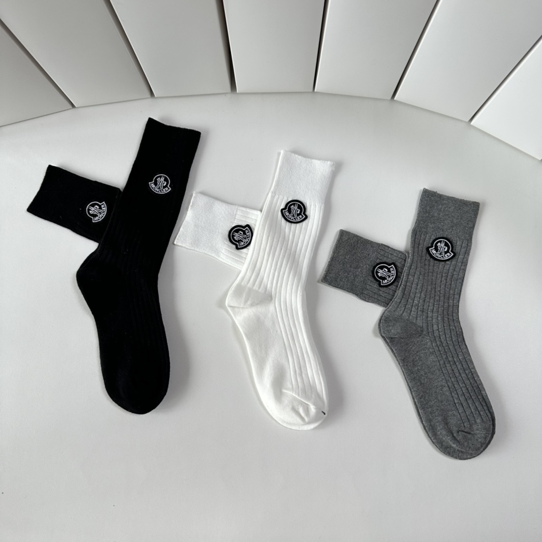 Moncler Introduces New Classic Stockings Set in Packaging Trio - 图片 8