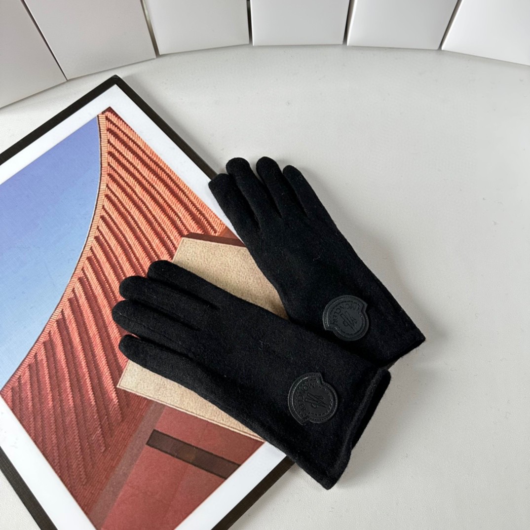 Moncler Autumn/Winter Fashion Gloves: Cozy and Soft Packaging Solution - 图片 4