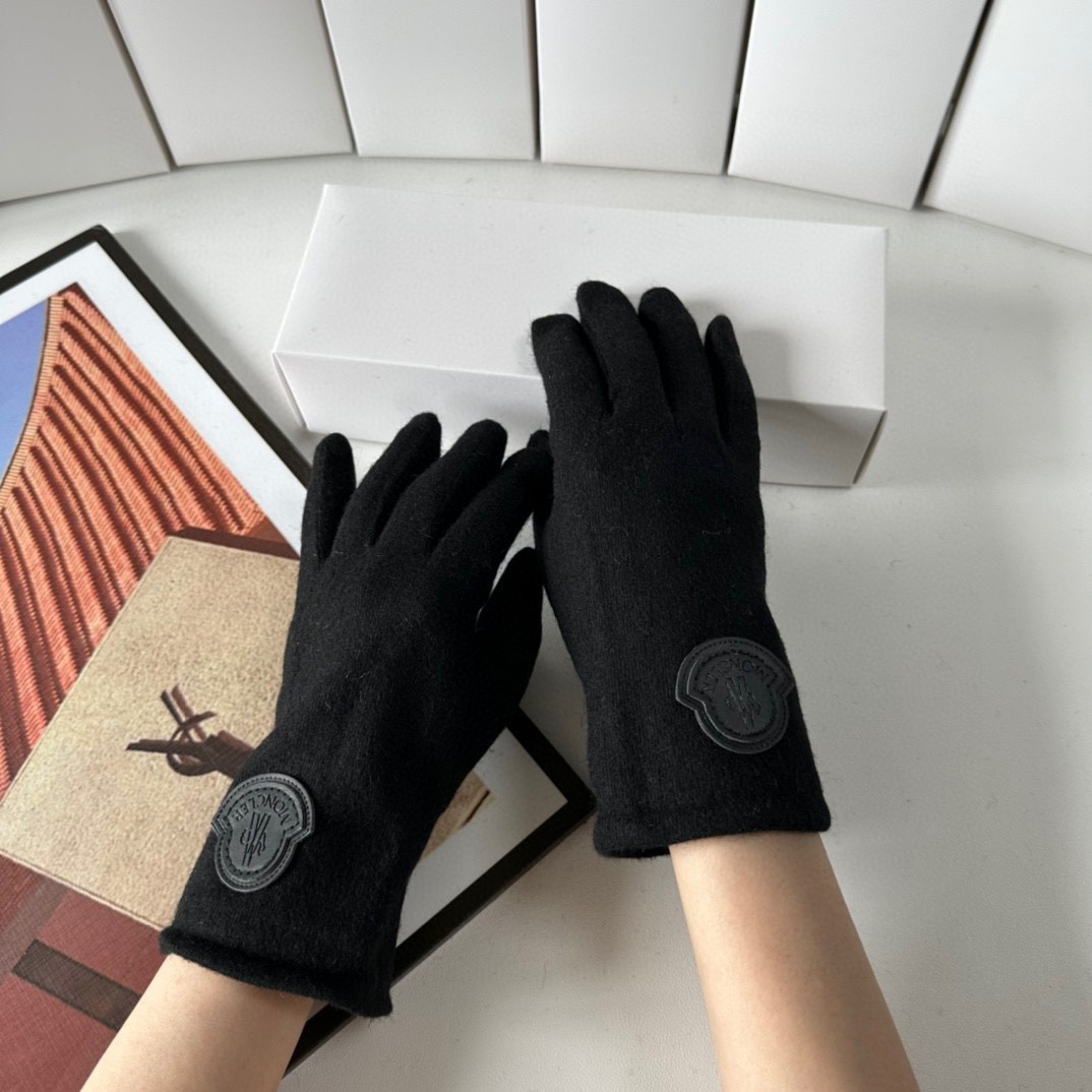 Moncler Autumn/Winter Fashion Gloves: Cozy and Soft Packaging Solution - 图片 6