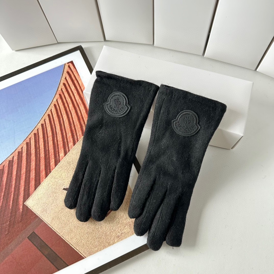 Moncler Autumn/Winter Fashion Gloves: Cozy and Soft Packaging Solution - 图片 2