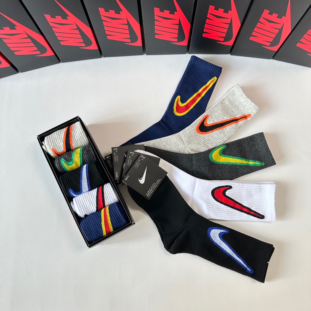 Nike Introduces TP95 T-Shirts Packaging and Long Socks Drums Display. - 图片 9