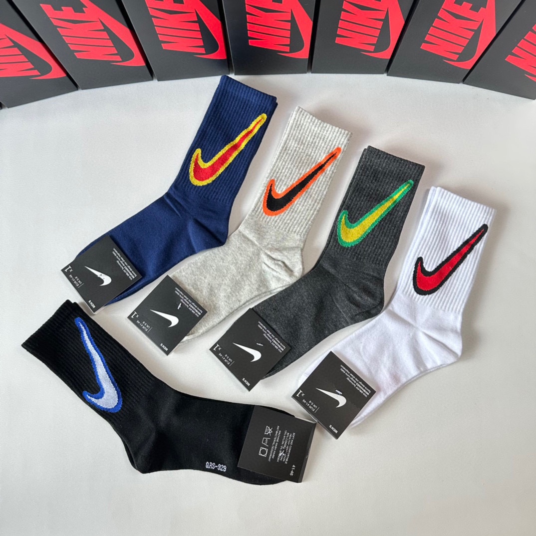 Nike Introduces TP95 T-Shirts Packaging and Long Socks Drums Display. - 图片 4