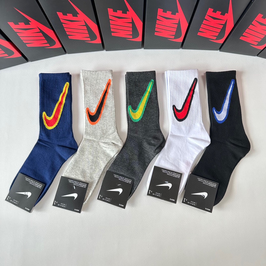 Nike Introduces TP95 T-Shirts Packaging and Long Socks Drums Display.