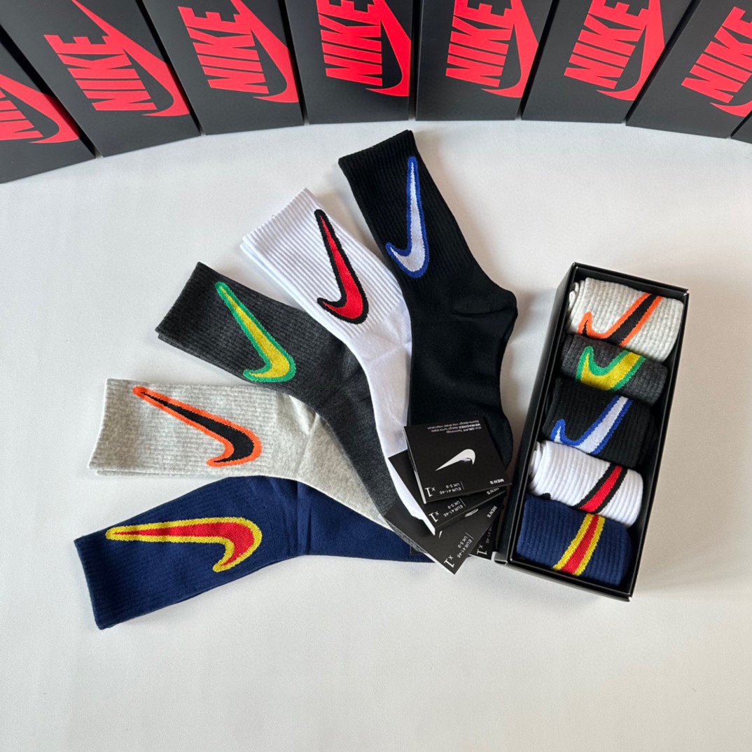 Nike Introduces TP95 T-Shirts Packaging and Long Socks Drums Display. - 图片 8
