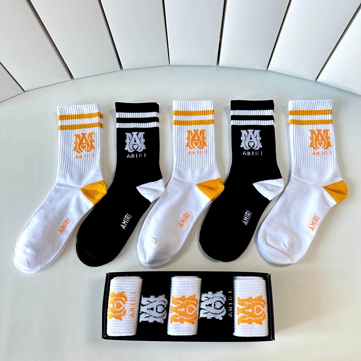 Efficient Packaging for T-shirts with TP95 Technology and Stockings Display. - 图片 2