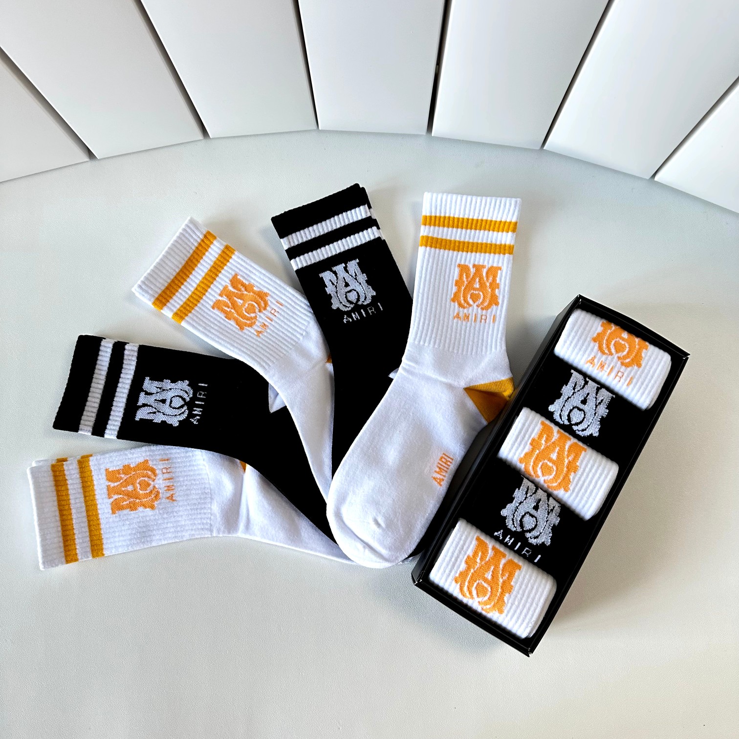 Efficient Packaging for T-shirts with TP95 Technology and Stockings Display. - 图片 8