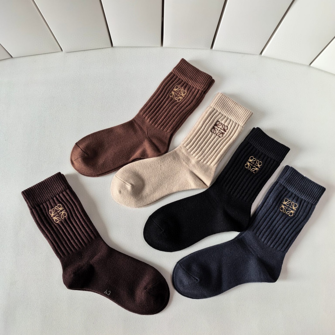 New Loewe Embroidered Wool Long Stockings Set with Synchronous Stockings and Big Card - 图片 4