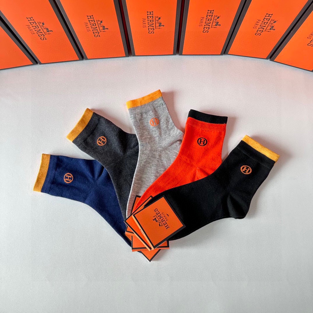 TP95 Pixels Packaging: Hermes Offers New Sock Set with Sync Box and Card - 图片 5