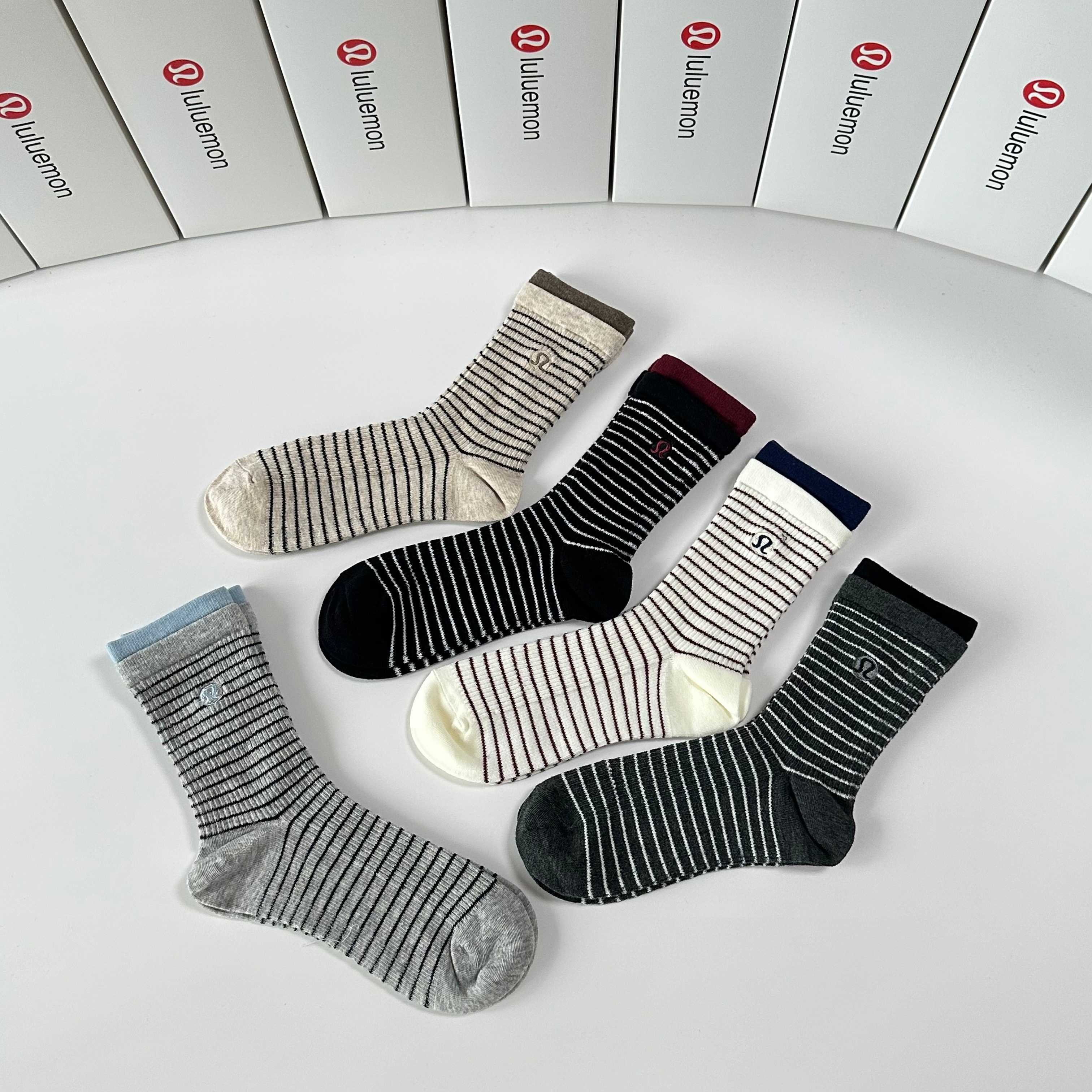 💛配包装lululemon（露露） 新款羊绒刺绣中长款堆堆袜袜子！一盒五双， 专柜同步筒款袜子，💛大牌出