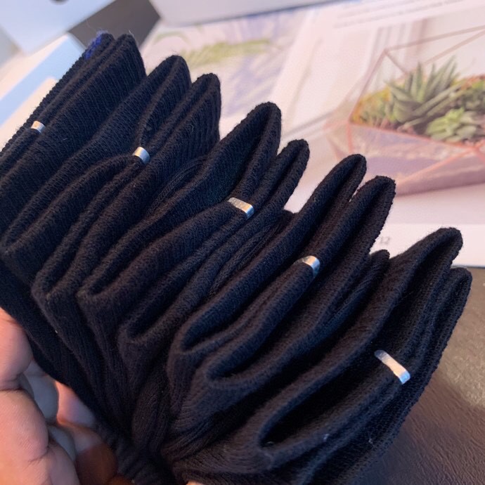 💛配包装NIKE（耐克）新款经典中长款堆堆袜袜子！一盒五双， 专柜同步筒袜袜子，💛大牌出街，潮人必备🔥超