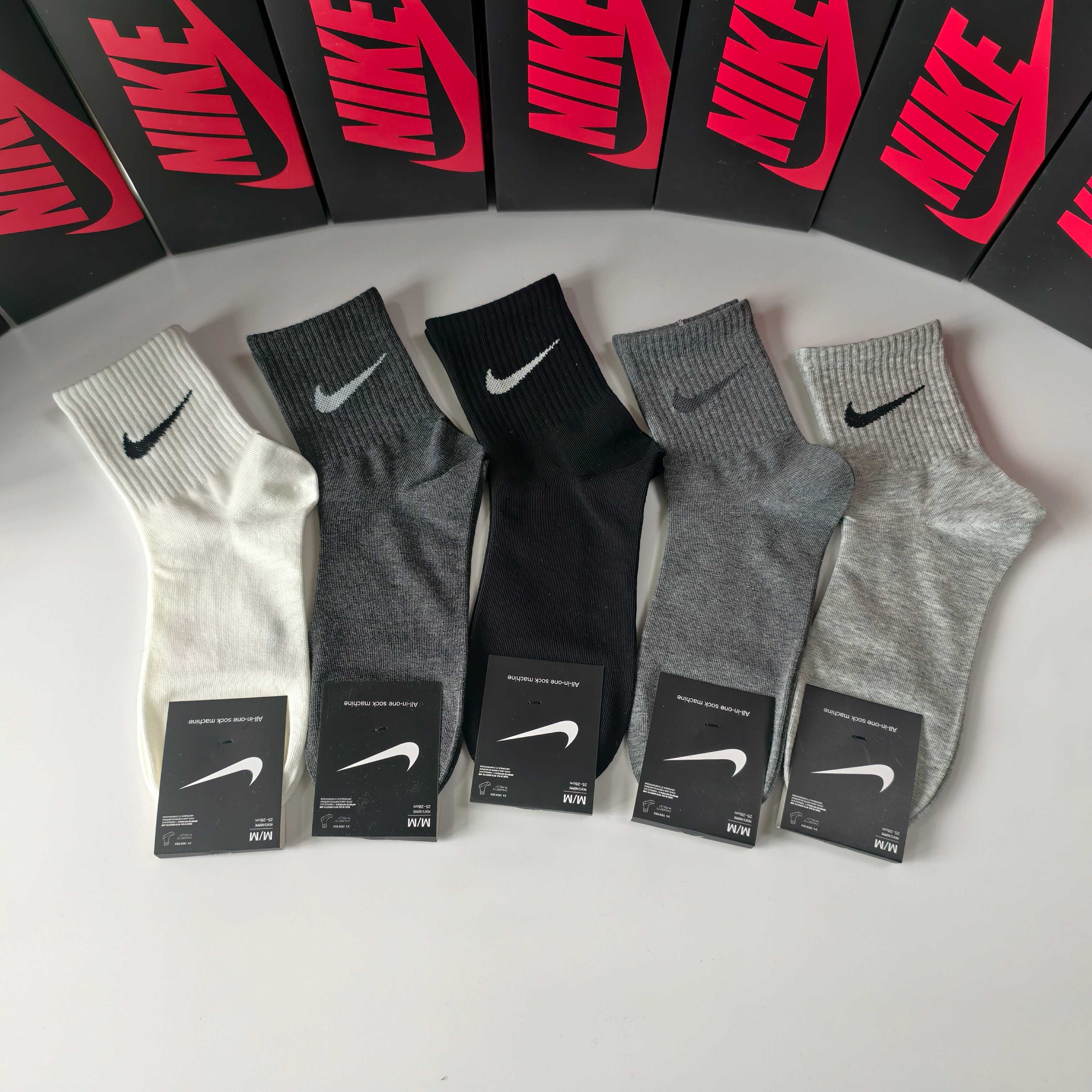 NO:640640,Special packaging NIKE (Nike) new mid-length pile socks!  Five pairs in a box, synchronized tube socks at the counter, big brands going out on the street, must-have socks for fashionistas, stockings, socks, socks19860909特 配包装 NIKE（耐克）新款中长款堆堆袜袜子！一盒五双, 专柜同步筒款袜子,大牌出街,潮人必备超好搭袜子,丝袜,袜子,socks,accessory