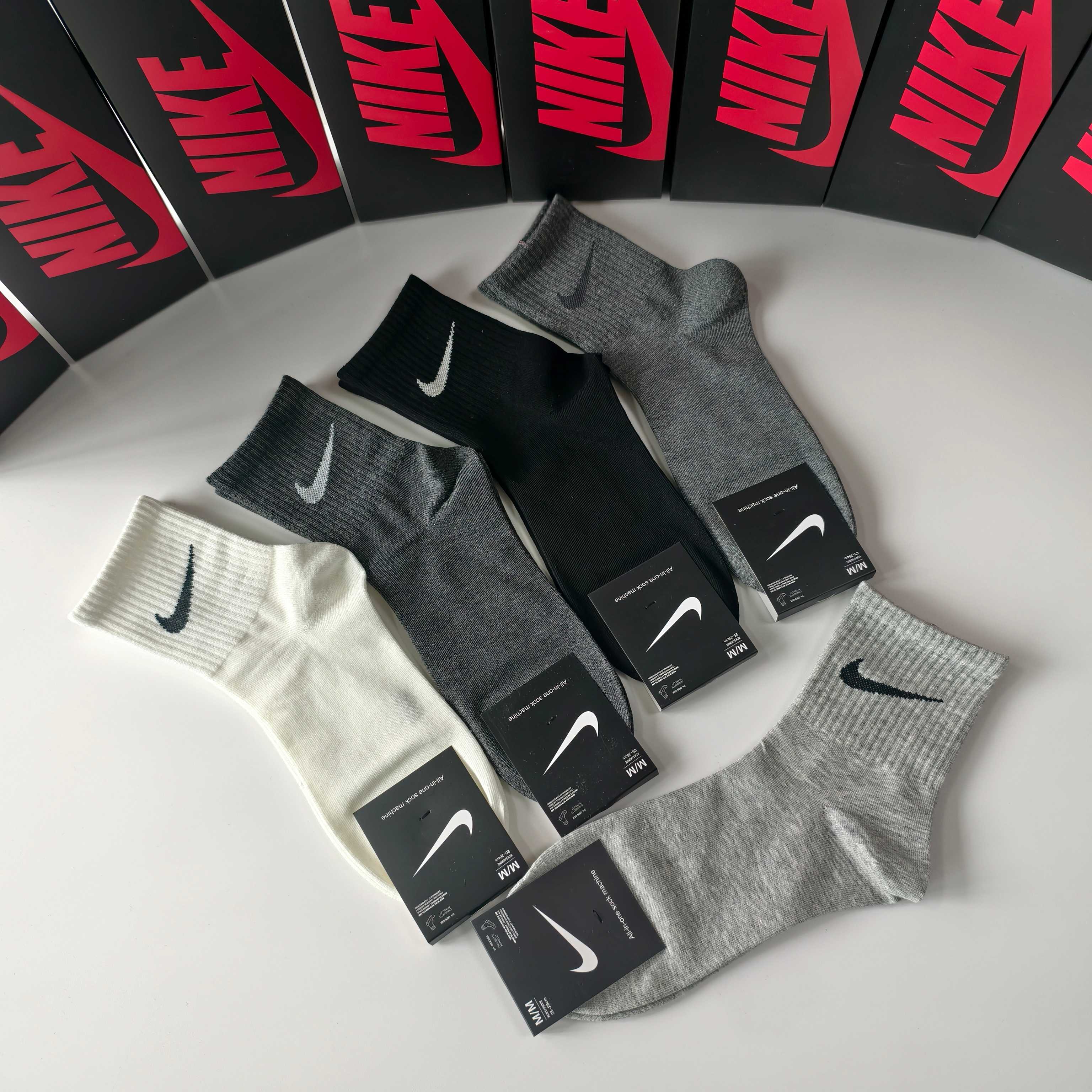 💛配包装NIKE（耐克）新款中长款堆堆袜袜子！一盒五双， 专柜同步筒款袜子，💛大牌出街，潮人必备🔥超好搭