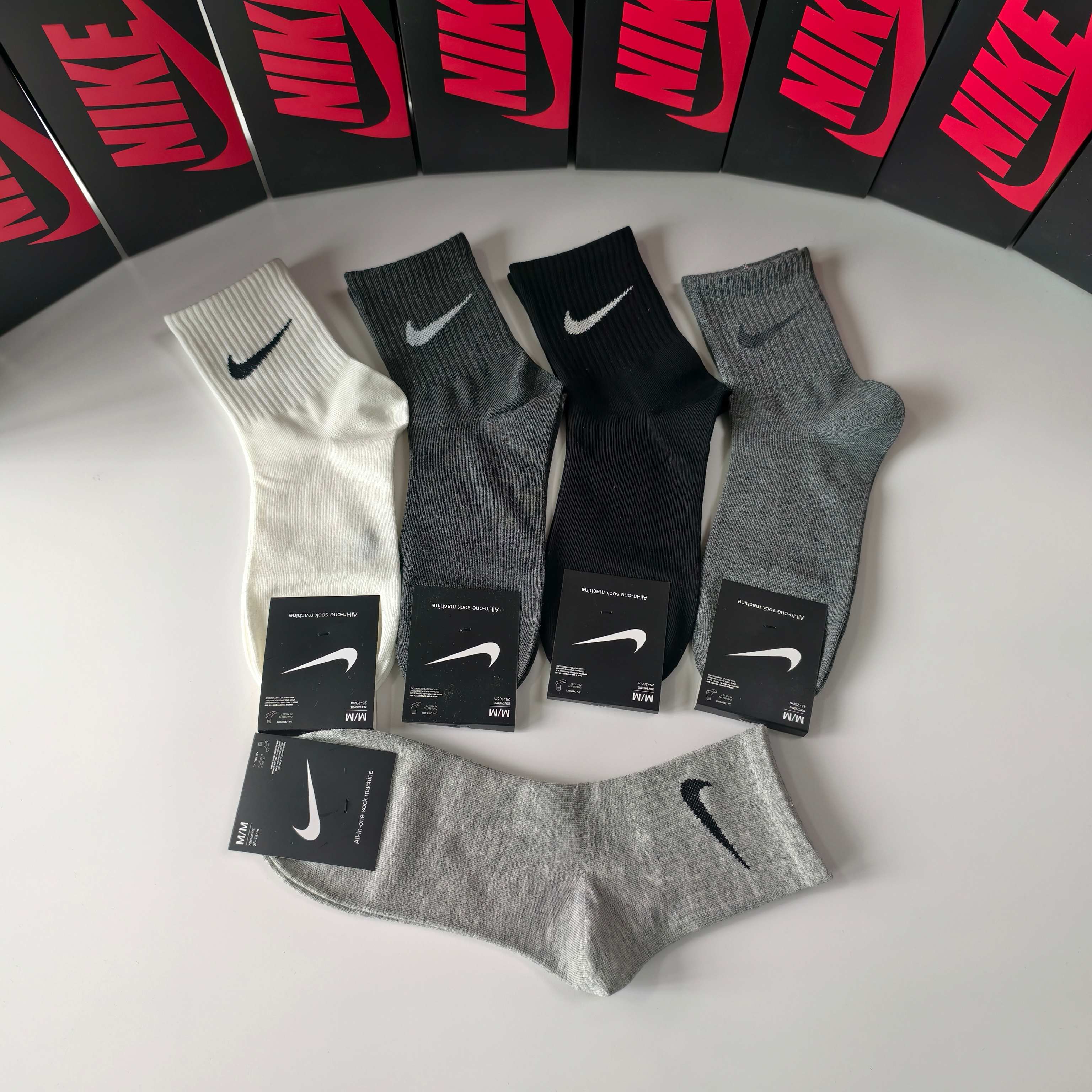 💛配包装NIKE（耐克）新款中长款堆堆袜袜子！一盒五双， 专柜同步筒款袜子，💛大牌出街，潮人必备🔥超好搭