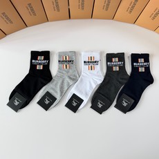 💛配包装 Burberry (巴宝莉)新款经典中长款堆堆袜袜子!一盒五双, 专柜同步筒袜袜子,💛大牌出街,潮人必备🔥超好 💛配包装 Burberry (巴宝莉)新款经典中长款堆堆袜袜子!一盒五双, 专柜同步筒袜袜子,💛大牌出街,潮人必备🔥超好