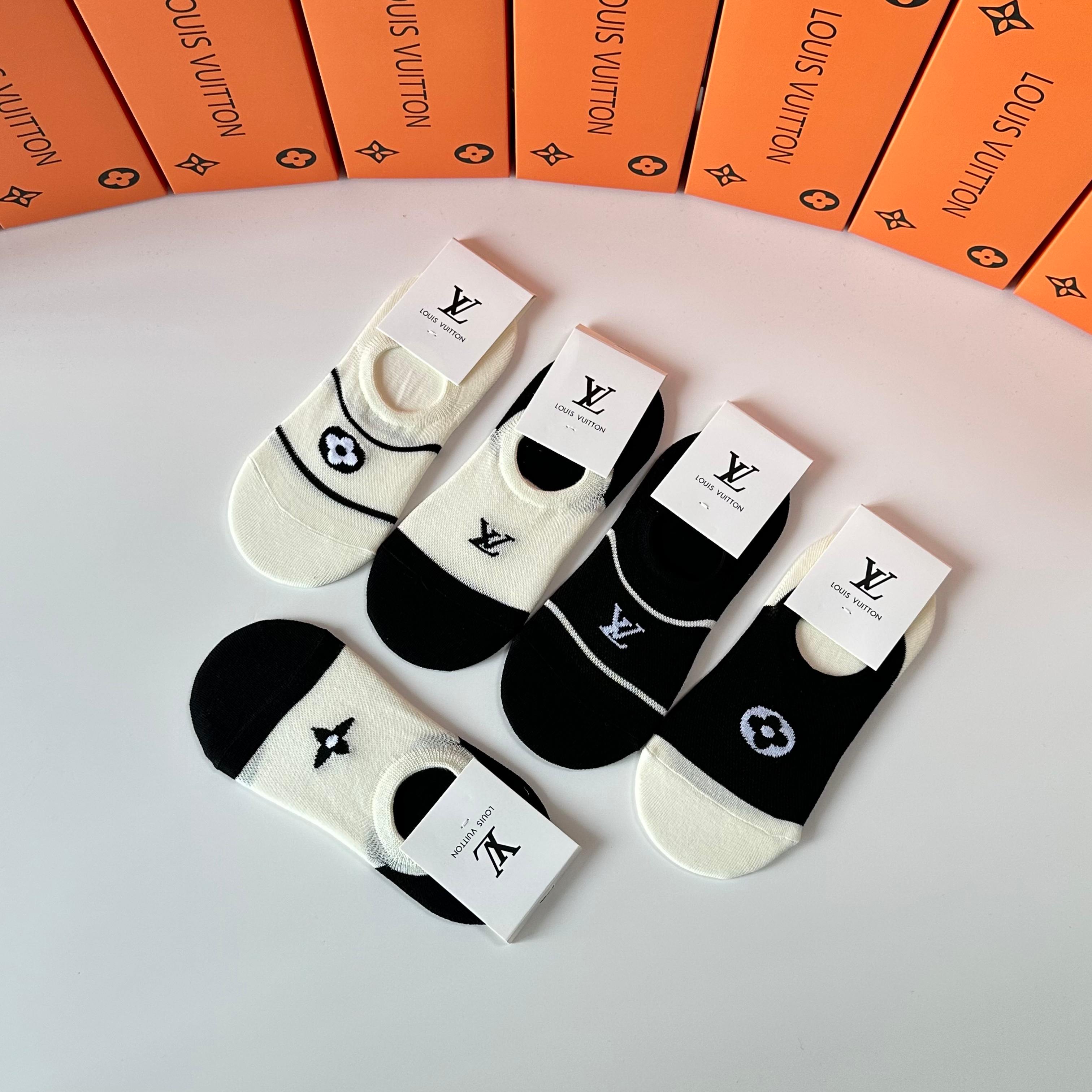 💛配专柜包装 Lv（路易威登）新款船袜款堆堆袜袜子！一盒五双，专柜同步筒袜袜子，💛大牌出街，潮人必备🔥超好搭