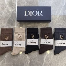 💛配专柜包装 DIOR (迪奥) 新款羊绒刺绣中长筒袜堆堆袜袜子!一盒五双,专柜同步筒袜袜子,💛大牌出街,潮人必备🔥超好 💛配专柜包装 DIOR (迪奥) 新款羊绒刺绣中长筒袜堆堆袜袜子!一盒五双,专柜同步筒袜袜子,💛大牌出街,潮人必备🔥超好