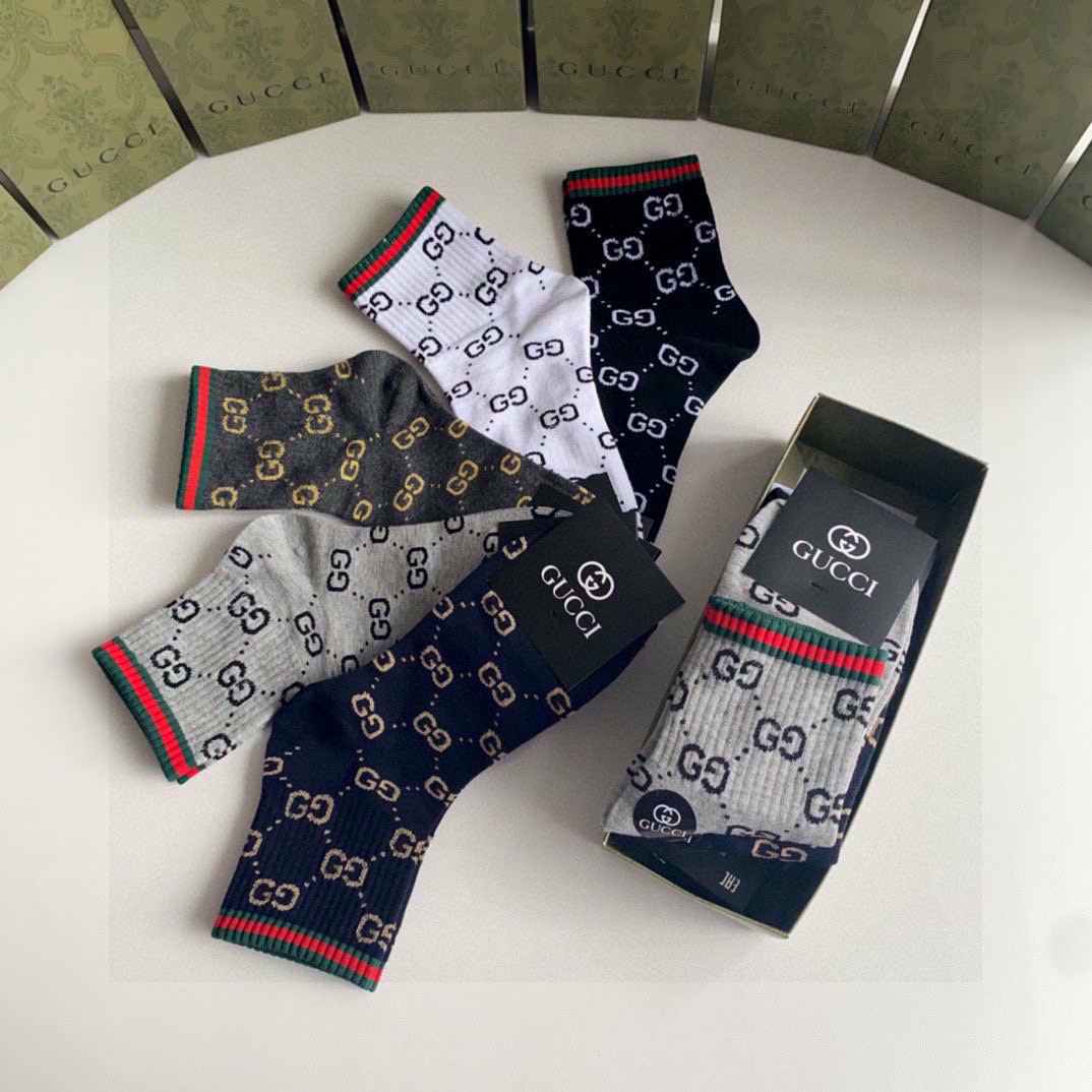 💛配专柜包装 Gucci（古驰）新款中长款堆堆袜袜子！一盒五双，专柜同步筒袜袜子，💛大牌出街，潮人必备🔥超好搭