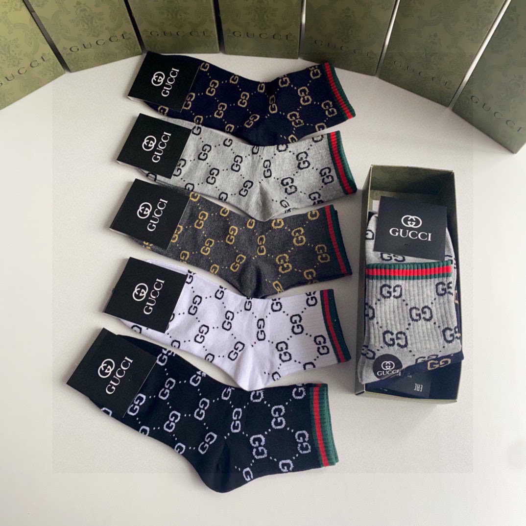 💛配专柜包装 Gucci（古驰）新款中长款堆堆袜袜子！一盒五双，专柜同步筒袜袜子，💛大牌出街，潮人必备🔥超好搭