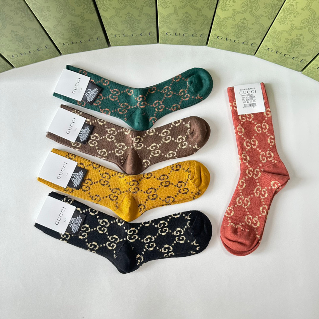 💛配专柜包装 Gucci（古驰）新款双针中长款堆堆袜袜子！一盒五双，专柜同步筒袜袜子，💛大牌出街，潮人必备🔥超好搭