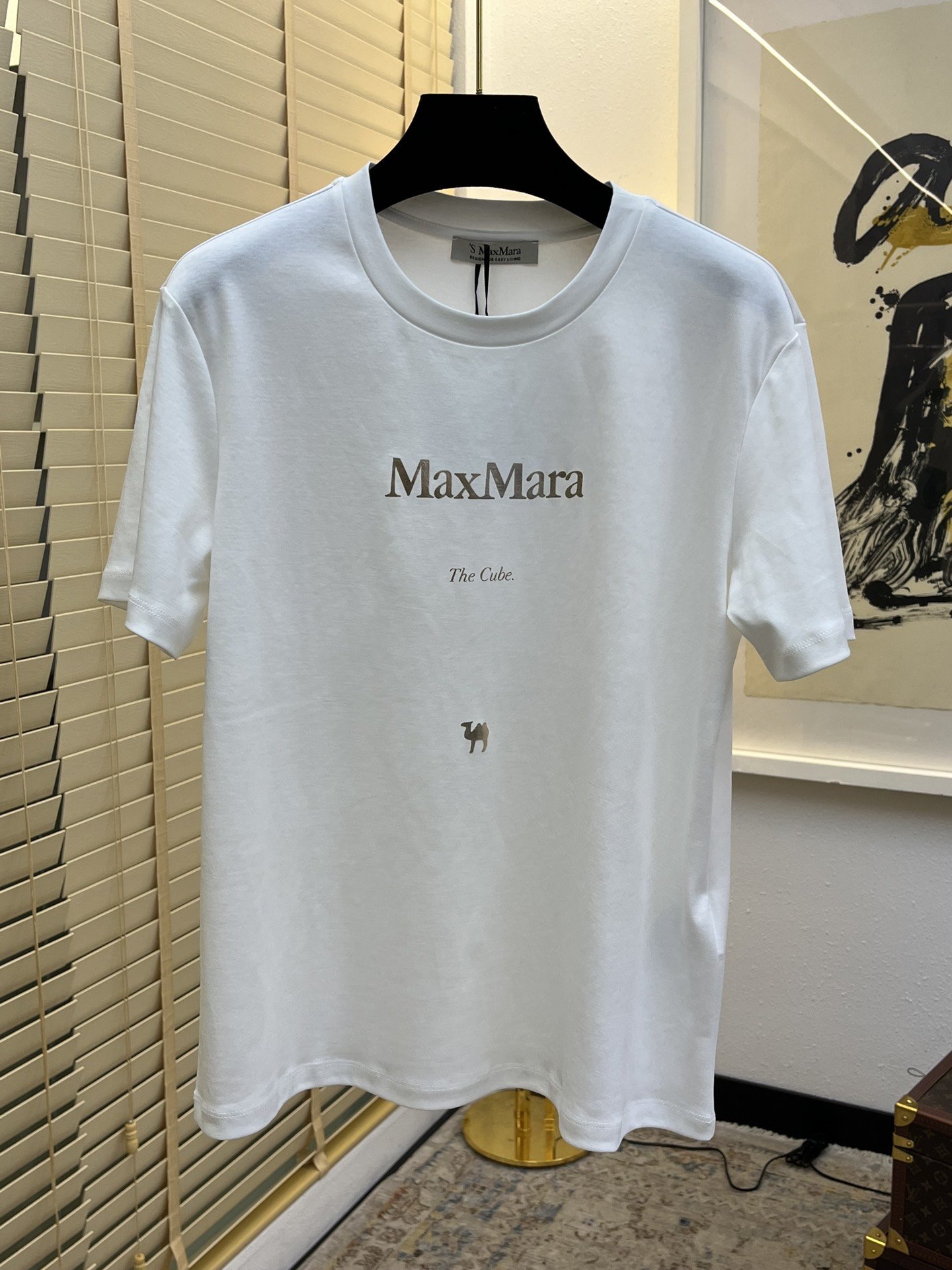 MaxMara24最新烫金T恤 极简字母超百搭 宽松版型上身显瘦 三色爆款手慢无36-SD