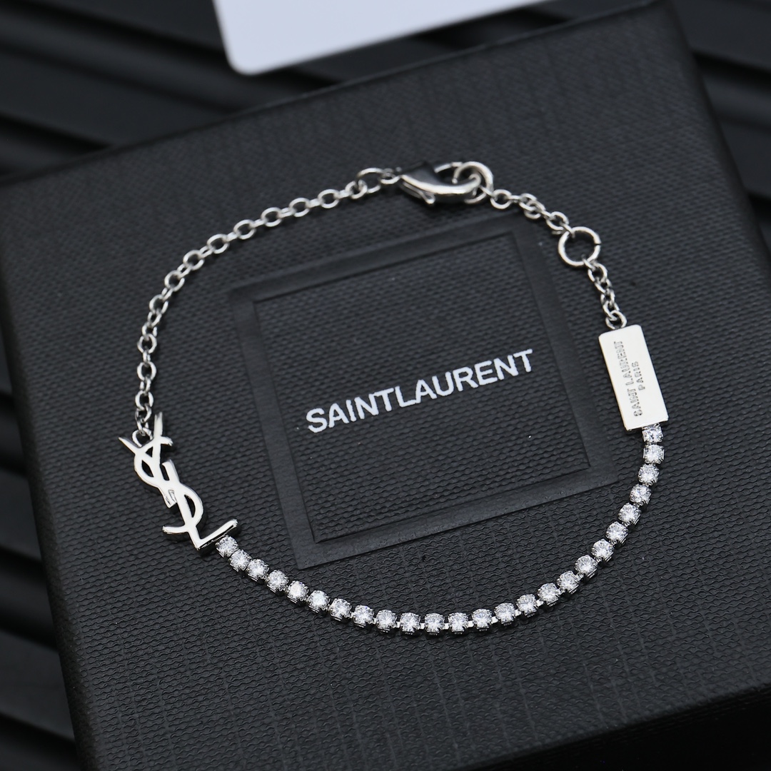Title: YSL St. Roland: Elegant Luxury Fashion Brand by Yves Saint Laurent Since 1961. - 图片 2