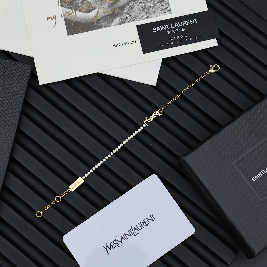Title: YSL St. Roland: Elegant Luxury Fashion Brand by Yves Saint Laurent Since 1961. - 图片 7