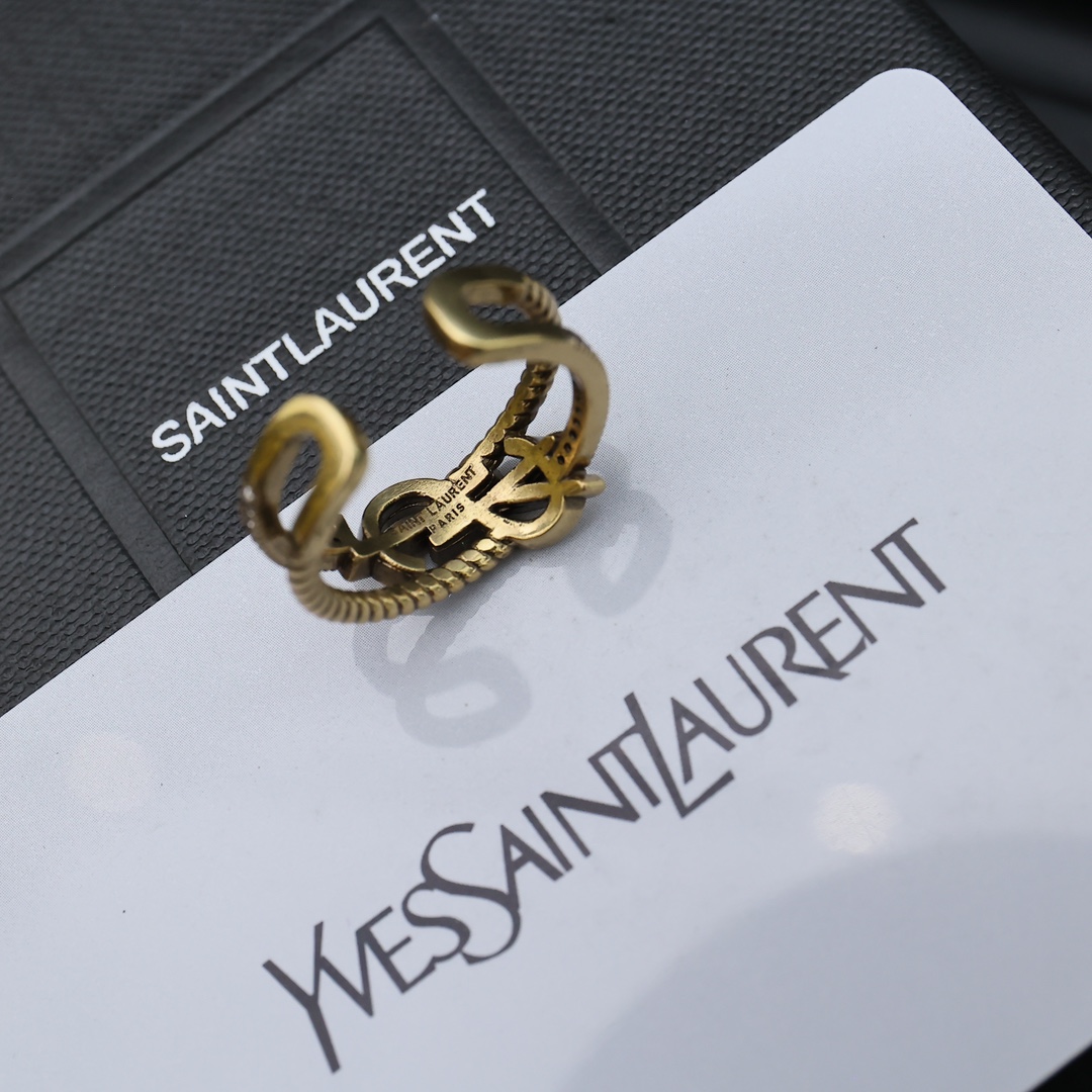 Yves Saint Laurent: Iconic Luxury Fashion Brand with Elegant Design Style - 图片 5