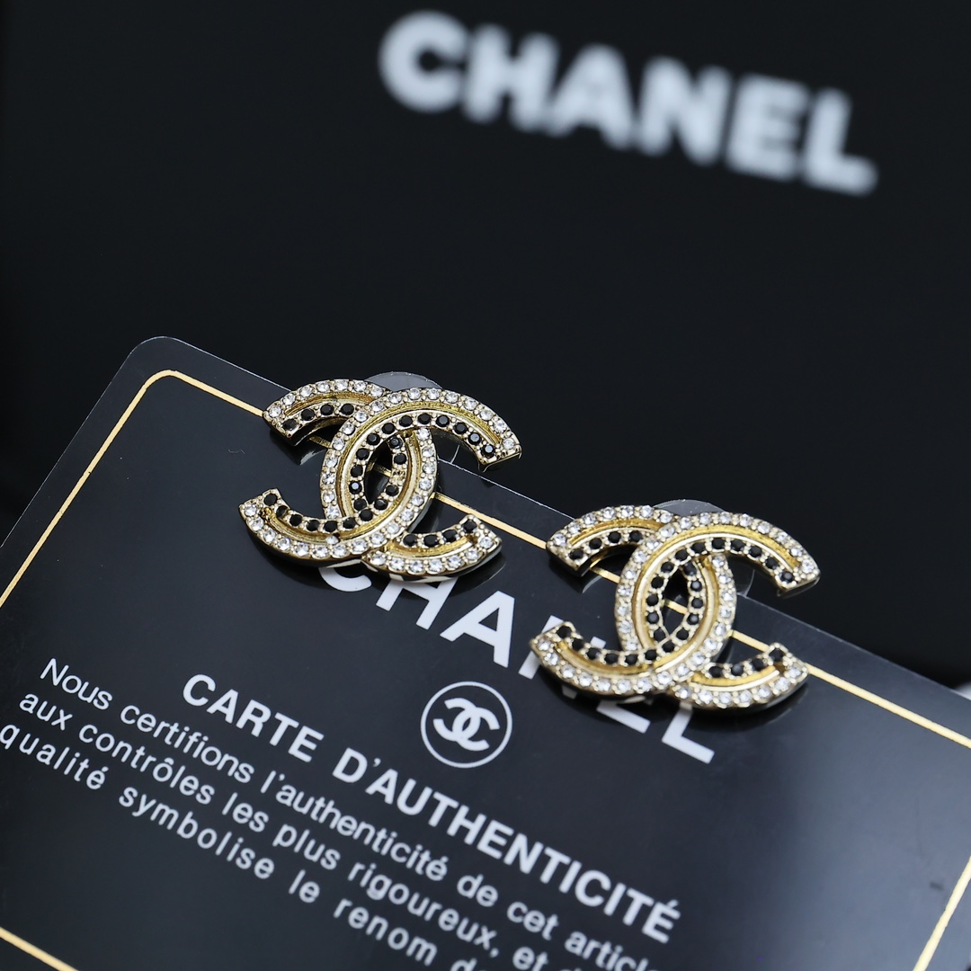 Chanel Jewelry Earring Set With Diamonds