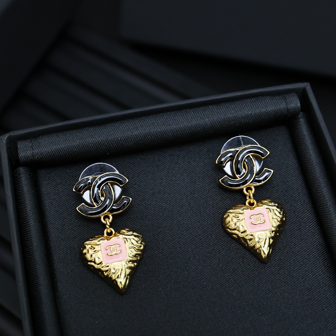 Chanel Chanel 熔岩小爱心耳环