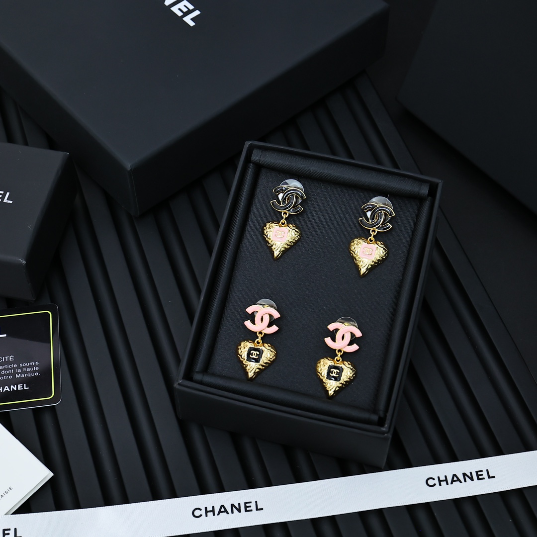 Chanel Chanel 熔岩小爱心耳环